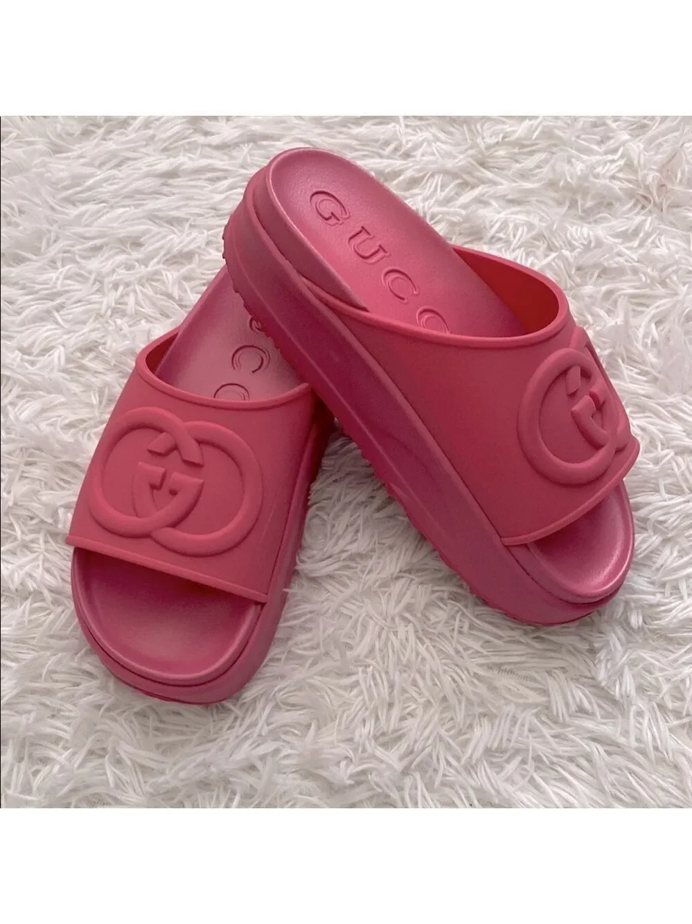 Gucci platform Pink Slide rubber Sandals with Iconic Logo